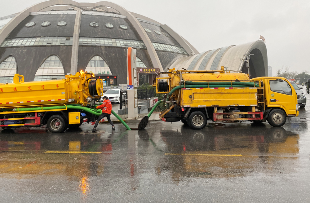271新合村商场管道清淤